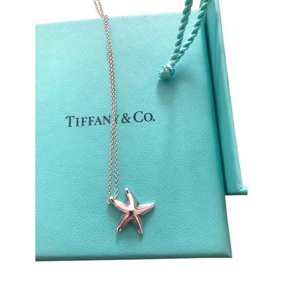 Tiffany and Co Small Silver Starfish Pendant Necklace - 16” - Picture 6 of 7